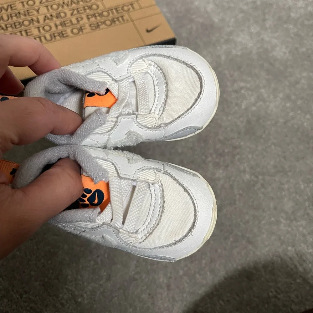 Baby boy Nike crib shoes - Picture 4 of 4